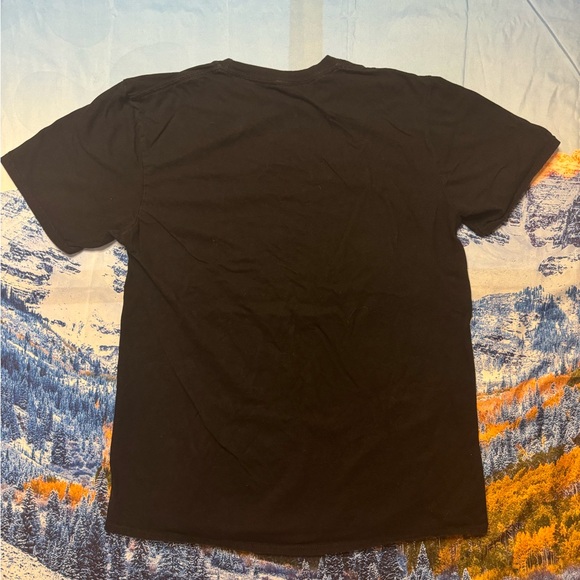 Yellowstone Tee Shirt - Picture 4 of 6